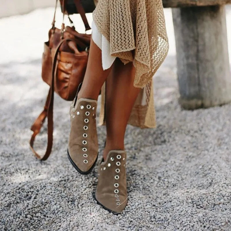 Versatile Pointed Rivet Personalized Short Boots