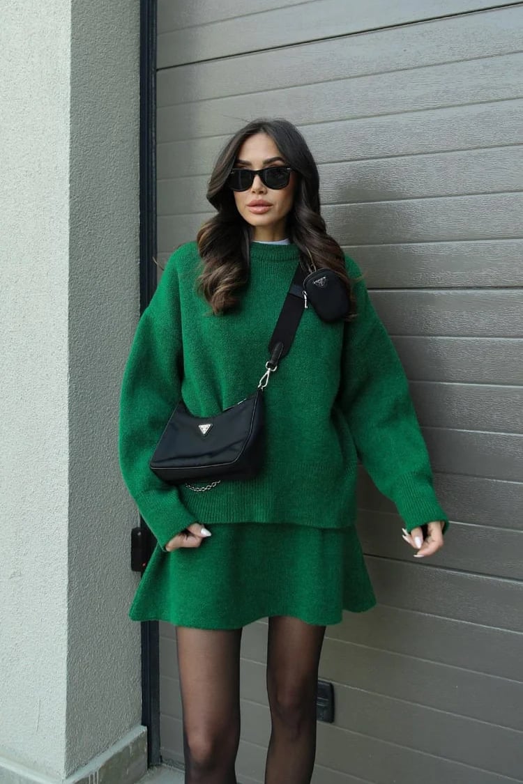 Knitted skirt suit