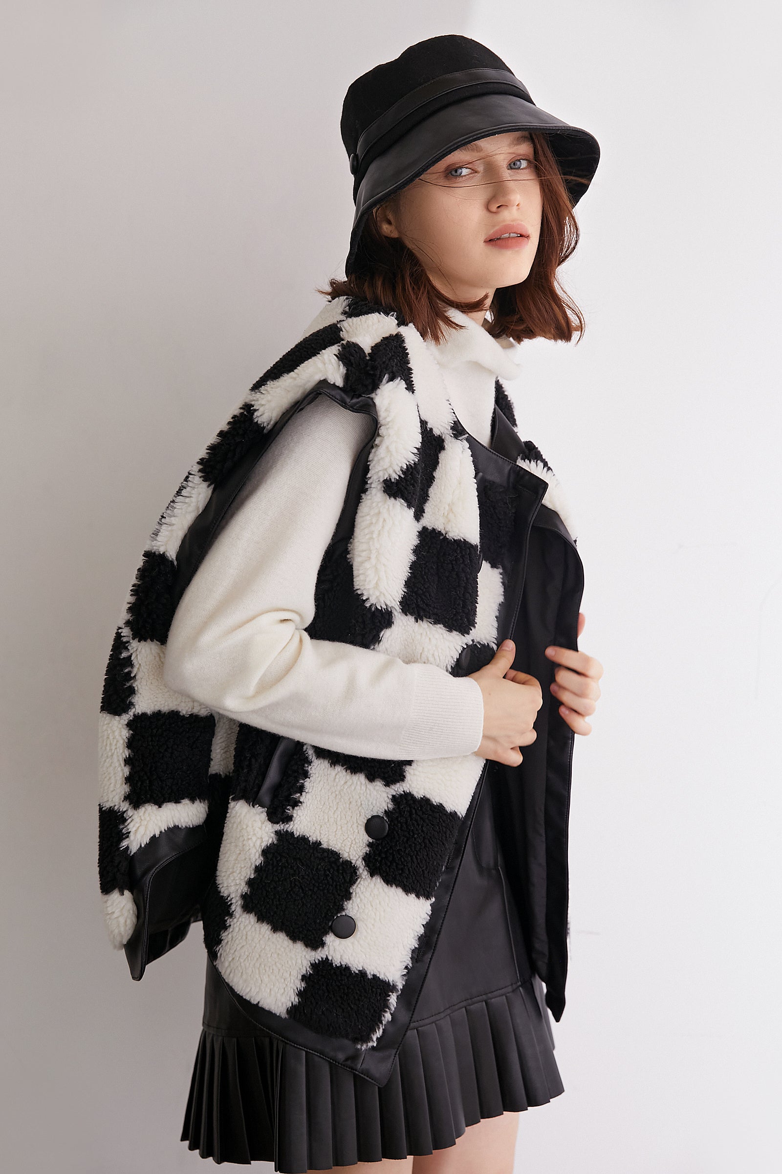 Stearns Black Checkerboard Teddy Vest