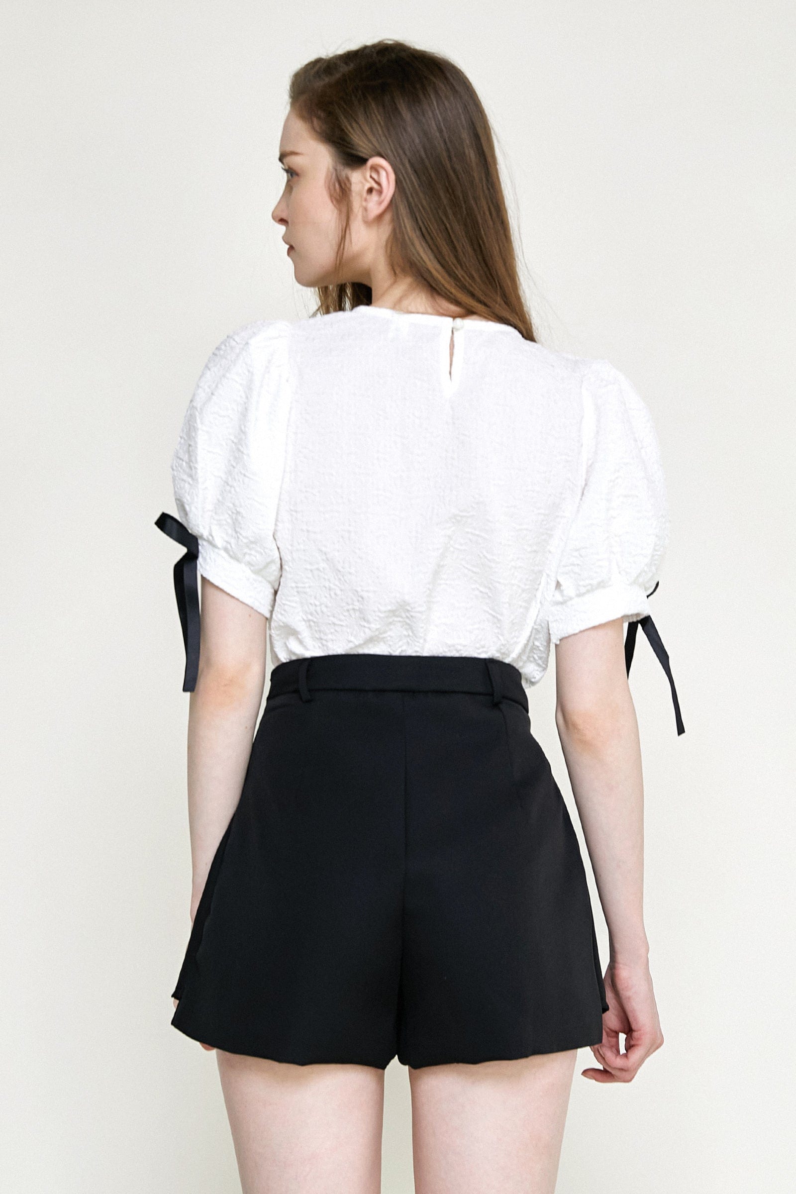 White Textured Bowknot Decor Puff Sleeve Blouse