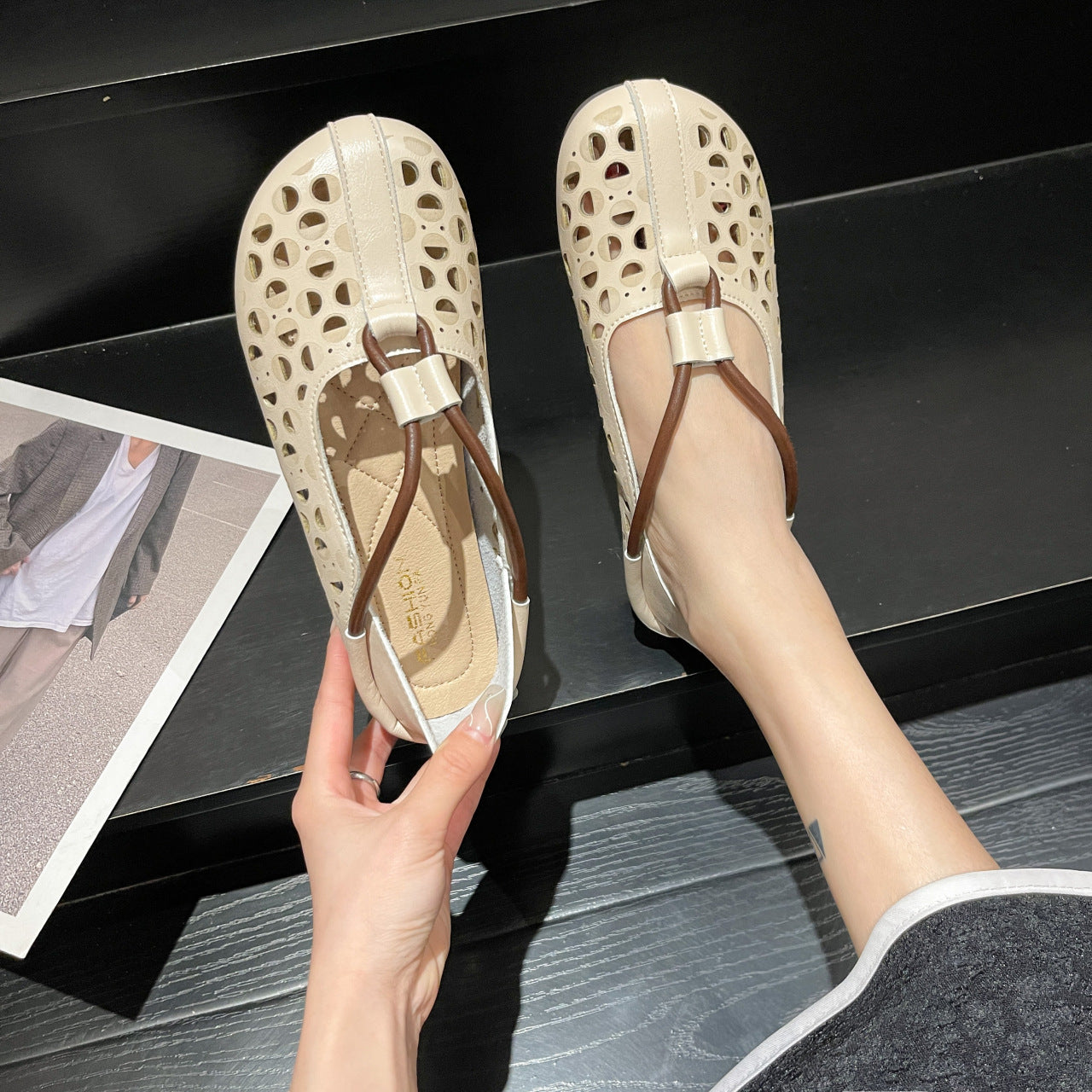 retro hollow soft leather shoes