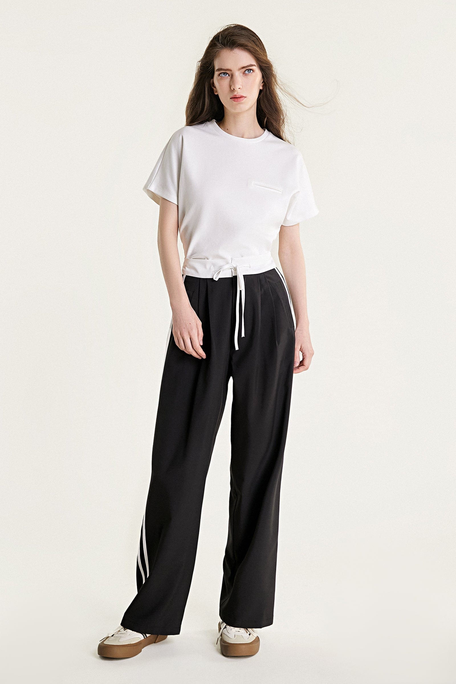 White Mock Welt Pocket Round Neck T-Shirt