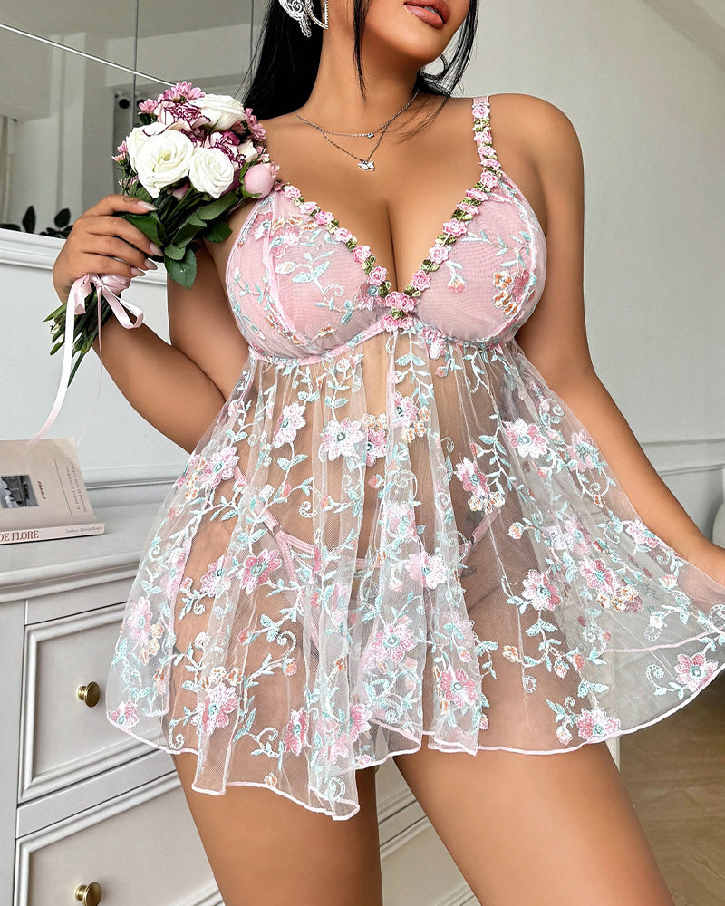 Plus Size V-neck Floral Sheer Mesh Camisole Nightgown Set